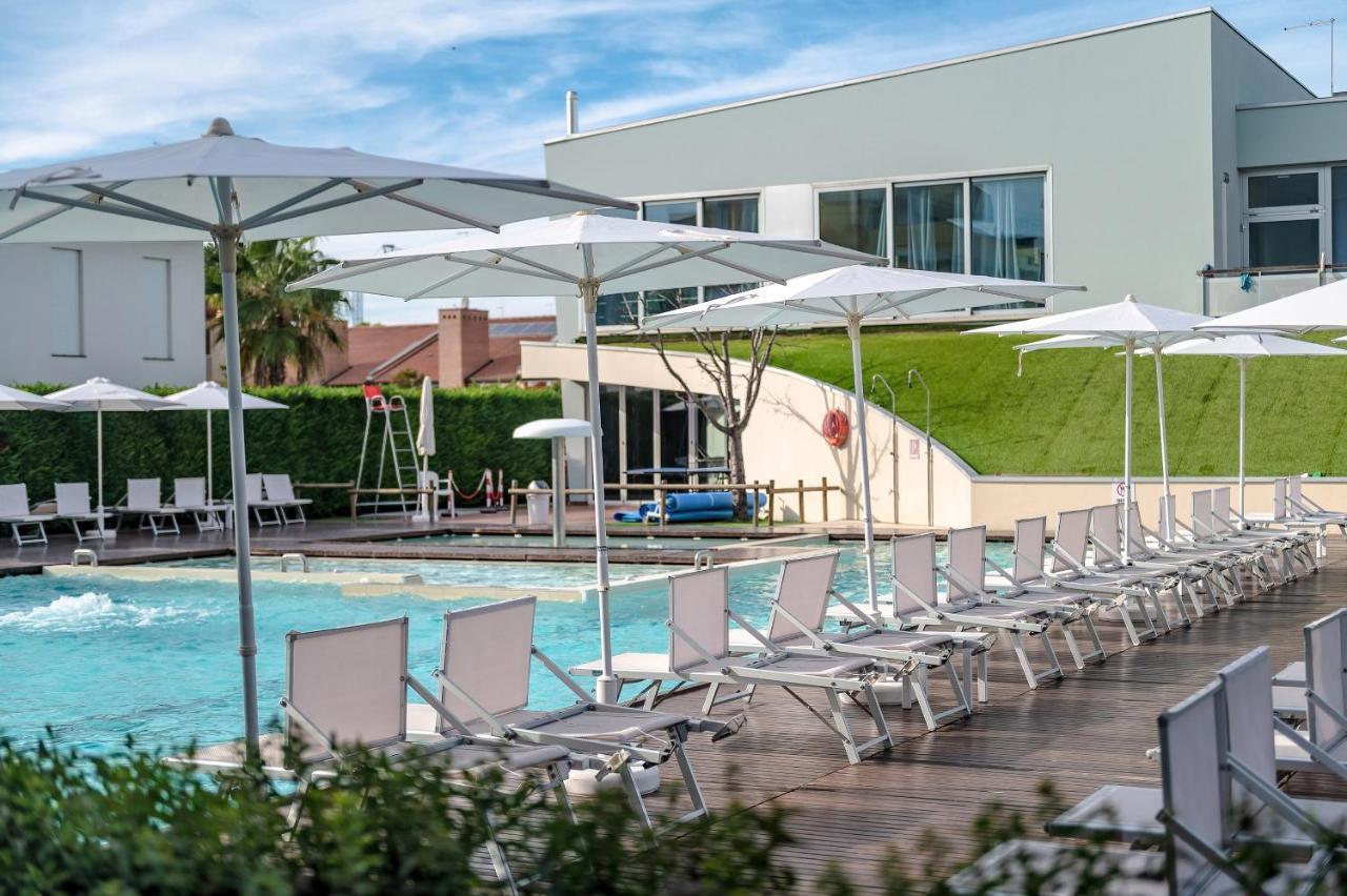 Domino Suite Hotel & Residence Лидо-ди-Езоло Экстерьер фото