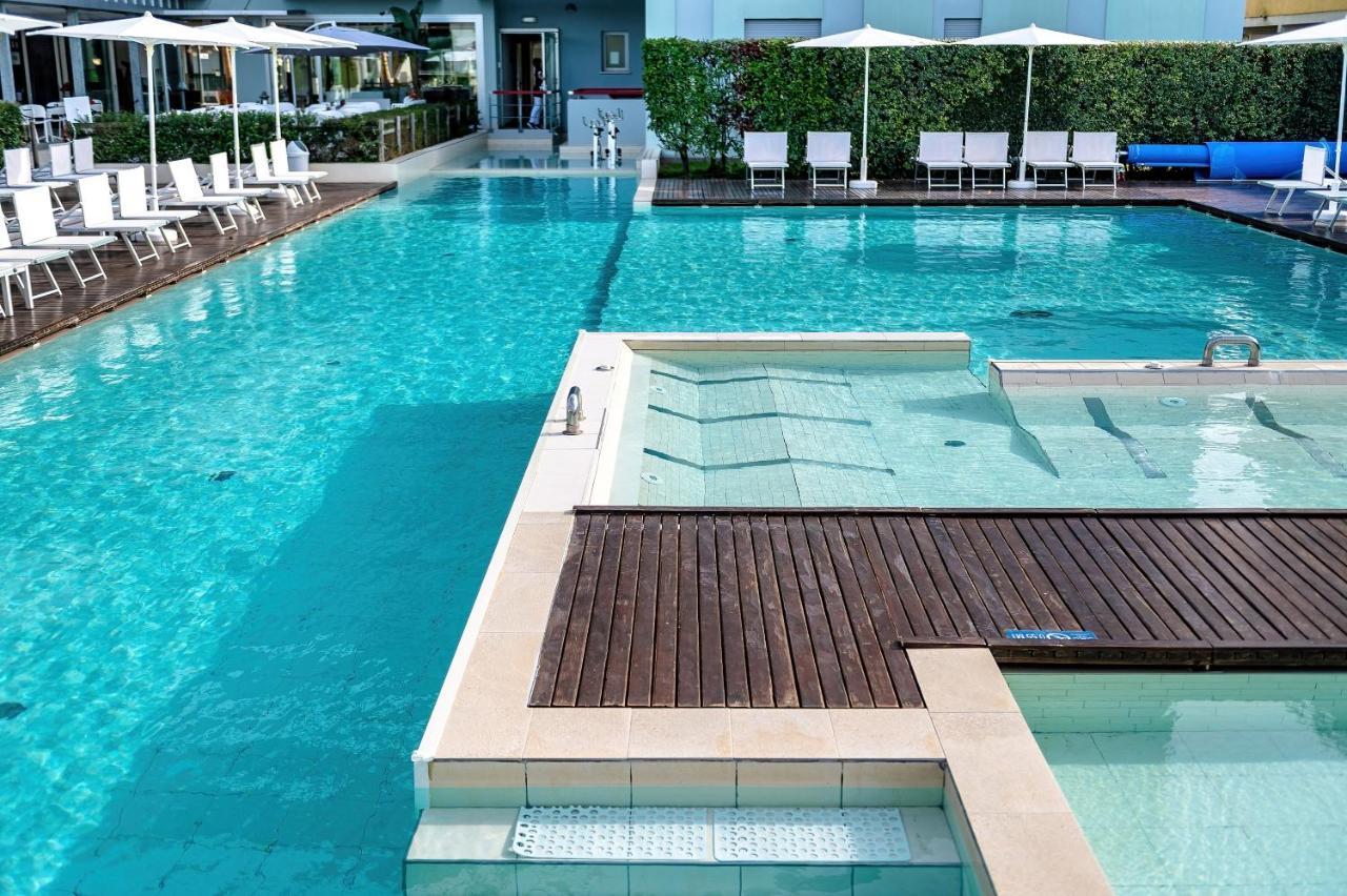 Domino Suite Hotel & Residence Лидо-ди-Езоло Экстерьер фото
